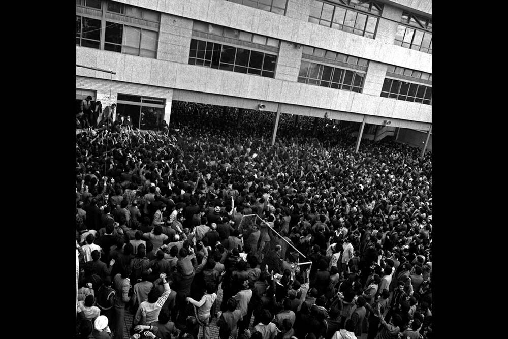 ۱۴ بهمن ۱۳۵۷، دیدار مردم با امام خمینی (ره)‏