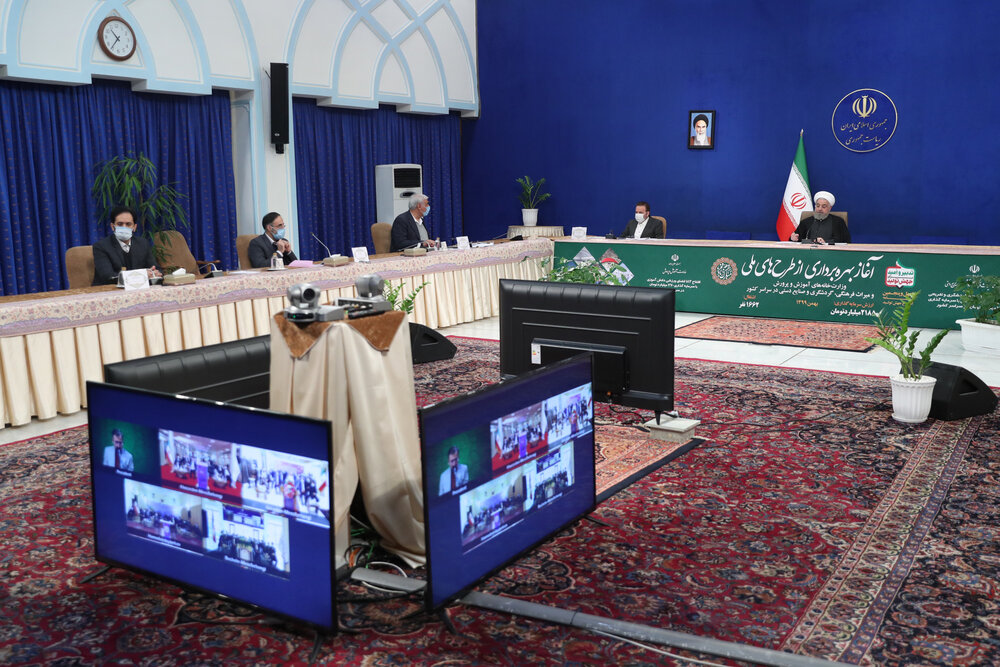 روحانی: میلیون‌ها دوز واکسن خارجی کرونا وارد می‌شود /واکسیناسیون را از پایان بهمن آغاز می‌کنیم
