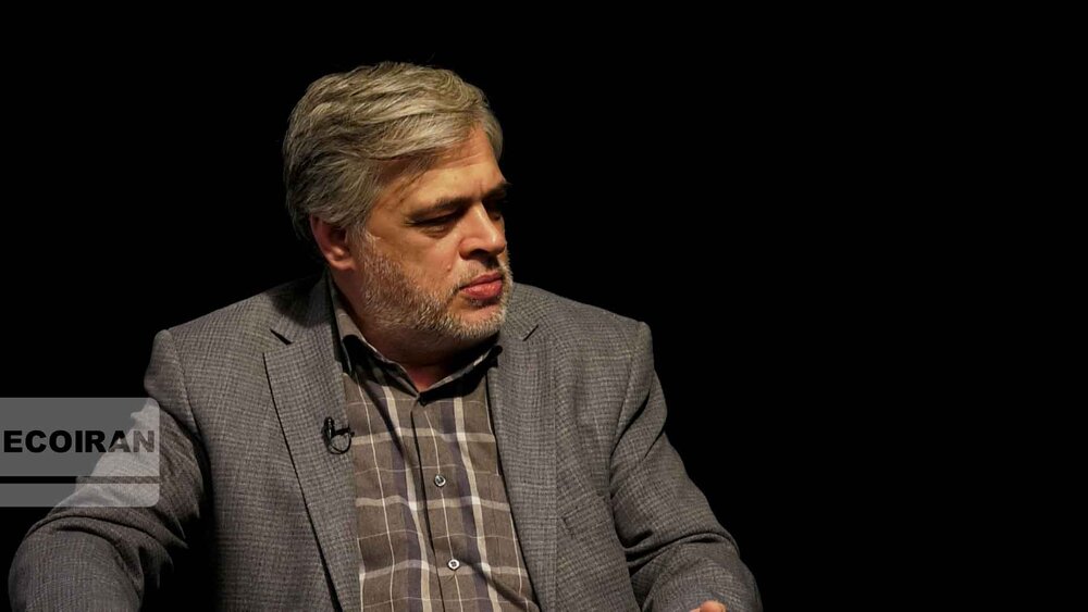 عباس عبدی: رئیس جمهور نظامی غیرممکن است بتواند ایران را اداره کند /مهاجری: چون نزدیک به حاکمیت است می تواند