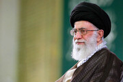 عکس | تصویری جالب از آیت‌الله خامنه‌ای در راهپیمایی ۲۲ بهمن در زمان ریاست جمهوری