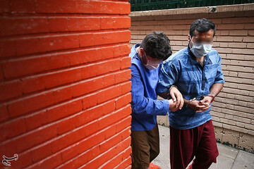 تصاویر | دستگیری دزدهای سابقه‌دار در حین سرقت از یک خانه