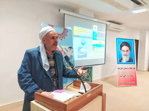 نشست تخصصی کتاب خوان «نماز» در سنندج برگزار شد