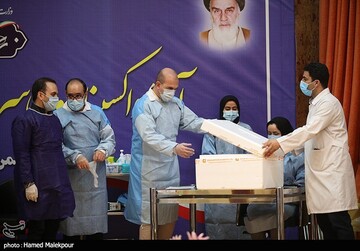 آغاز واکسیناسیون سراسری علیه کرونا در ایران