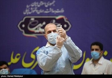 آغاز واکسیناسیون سراسری علیه کرونا در ایران