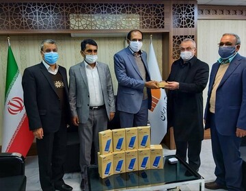 ۵۰۰ دستگاه تبلت از طرف مرکز آمار ایران به دانش آموزان نیازمند هرمزگانی اهدا شد