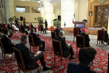روحانی: آمریکا از برجام خارج شده، پس باید خودش قدم اول را بردارد