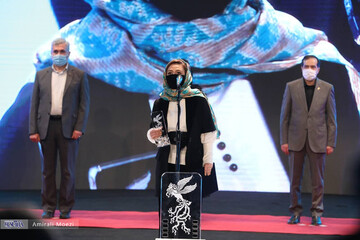 گلاره عباسی