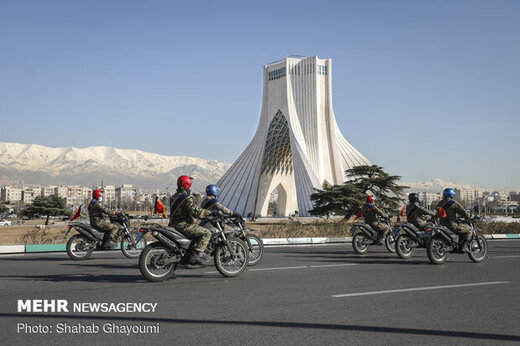 متفاوت‌ترین راهپیمایی ۲۲ بهمن آغاز شد + عکس