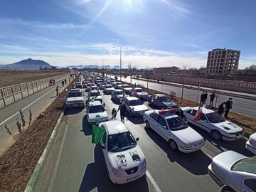 بیش از ۱۳۰عکاس و خبرنگار چهارمحال و بختیاری حرکت نمادین خودرویی وموتوری ۲۲ بهمن ۹۹را پوشش دادند