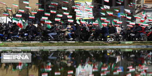 پشت پرده شعار مرگ بر روحانی چه کسانی بودند؟ /رفتارهایی که رهبر انقلاب از آن راضی نیستند