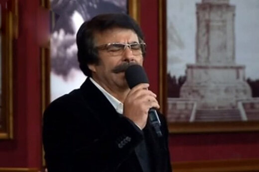 ببینید | بازگشت علیرضا افتخاری به آنتن زنده تلویزیون برای بازخوانی قدح