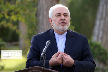 ظریف:دولت خود را موظف به اجرای قانون مصوب مجلس می‌داند/آمریکا اقدام کند و ما اقدام کنیم/پیامی میان روحانی و همتای سوئیسی مبادله نشد