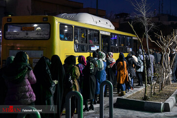 کرونا در صف اتوبوس