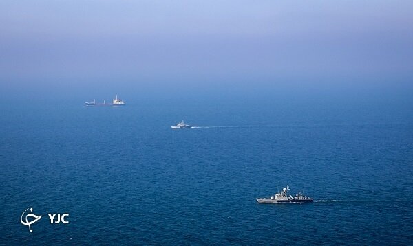 نیروی دریایی سپاه و ارتش، مقامات نظامی روسیه را توجیه کردند /کدام عملیات‌ها در رزمایش مرکب دریایی ایران و روسیه انجام شد؟
