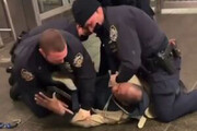 ببینید | ضرب و شتم شدید مردی غیرمسلح در متروی نیویورک به دست پلیس