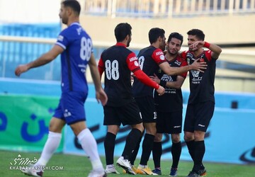 قهرمانی پرسپولیس در نیم فصل‌ با آتش‌بازی مقابل گل گهر