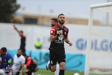 قهرمانی پرسپولیس در نیم فصل‌ با آتش‌بازی مقابل گل گهر