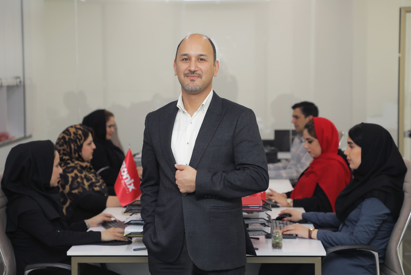 سرمایه انسانی شتاب‌دهنده رشد رونیکس