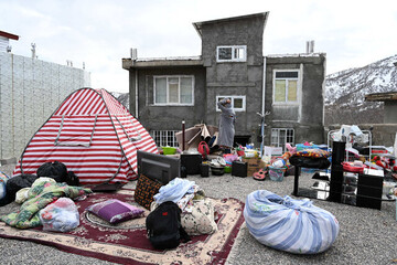 فرماندار دنا: هنوز برخی زلزله‌زدگان چادر ندارند