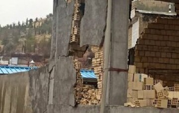 آغاز روند تشکیل پرونده برای تعمیر و احداث منازل مسکونی تخریب شده در زلزله سی سخت 