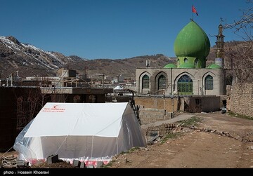 امداد رسانی به زلزله زدگان شهر سی سخت