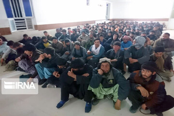 چگونه می توان مشکل مهاجران غیرقانونی افغانستانی را حل کرد؟
