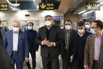 آیین افتتاح ایستگاه‌های مترو قیام و دولاب در تهران