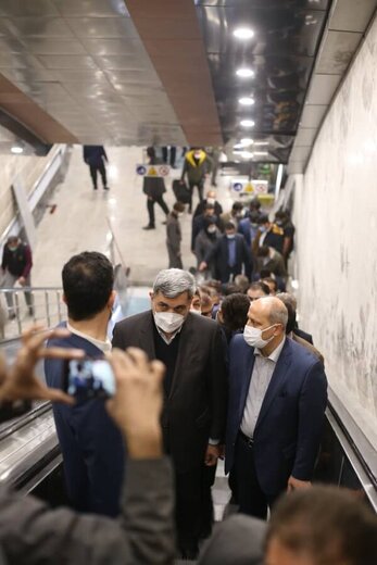 آیین افتتاح ایستگاه‌های مترو قیام و دولاب در تهران