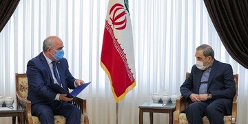 Velayati receives President Putin's message to Ayat. Khamenei