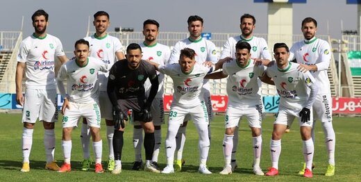 کار عجیب ماشین سازی مقابل ذوب آهن؛ بازی با 12 بازیکن!