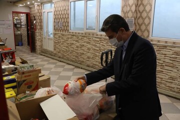 بازدید سرزده استاندار آذربایجان‌غربی از روند توزیع مرغ و روغن در ارومیه