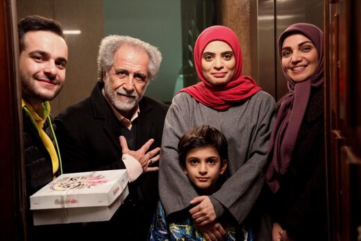 خنده‌های فرخنده و خانواده‌اش/ کمدی به سبک ایرانی