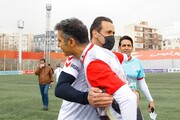حمله علی کریمی به عزیزی خادم/عکس