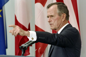 چرا ایران همچنان از جورج اچ دابلیو بوش نقل می کند؟/ظریف آمریکا را با سلاح خودشان هدف گرفته است