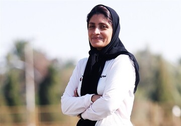 اشک های پرافتخاترین سرمربی فوتبال زنان ایران/عکس