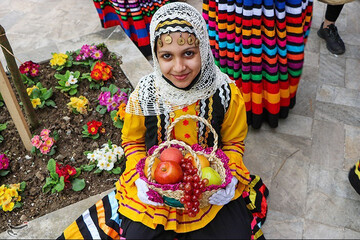 تصاویر | استقبال از نوروز با کارناوال شادی در رحیم آباد گیلان