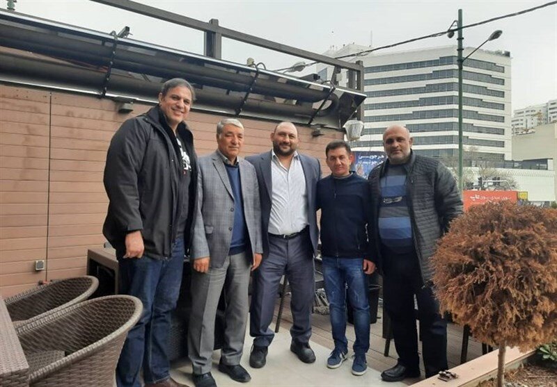 آشتیکنان در خانواده کشتی - خبرآنلاین
