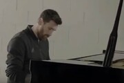 ببینید | پیانو زدن لیونل مسی برای اولین بار مقابل دوربین‌ها