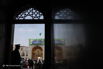 تحویل سال نو در حرم امام رضا (ع)