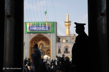 تحویل سال نو در حرم امام رضا (ع)