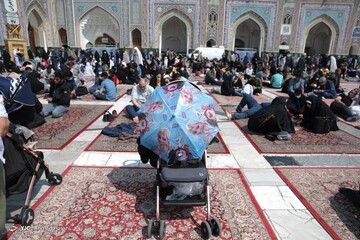 تحویل سال نو در حرم امام رضا (ع)