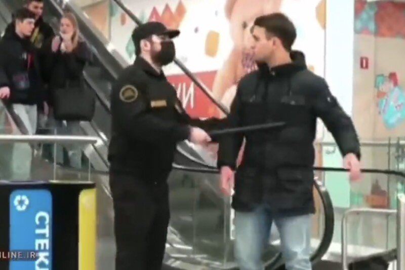 ببینید | دوربین مخفی؛ کتک خوردن بخاطر ماسک نزدن