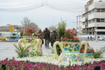 آذین بندی شهر و زیباسازی منظر شهری با جلوه نمایی المانهای گل بهار مشهد در استقبال از بهار