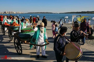 جشنواره عروسک‌های نوروزی در دریاچه چیتگر