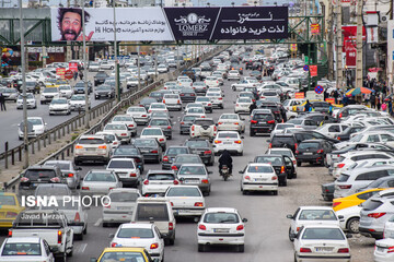 ترافیک سنگین در جاده‌های ورودی به شهر تهران
