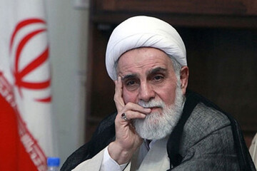 ناطق نوری: به احمدی نژاد گفتم بالای ابری و فضایی فکر می کنی، قهر کرد /به او گفتم انصافا هرچه فکر کردم نفهمیدم چه می گویی!