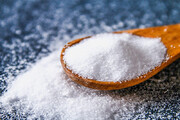 اینفوگرافیک | ۷ هشدار نشان‌دهنده مصرف بیش از حد نمک در بدن
