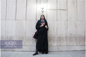آزاده نامداری در کافه خبر