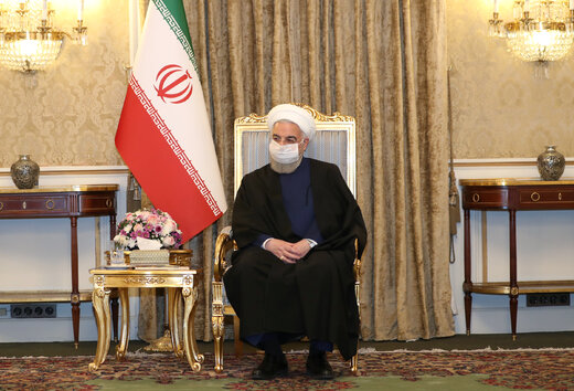 دیدار وزیر خارجه چین با دکتر روحانی