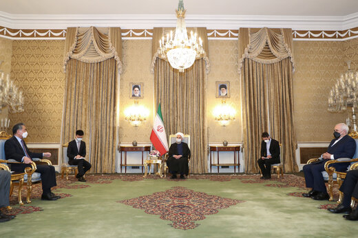دیدار وزیر خارجه چین با دکتر روحانی